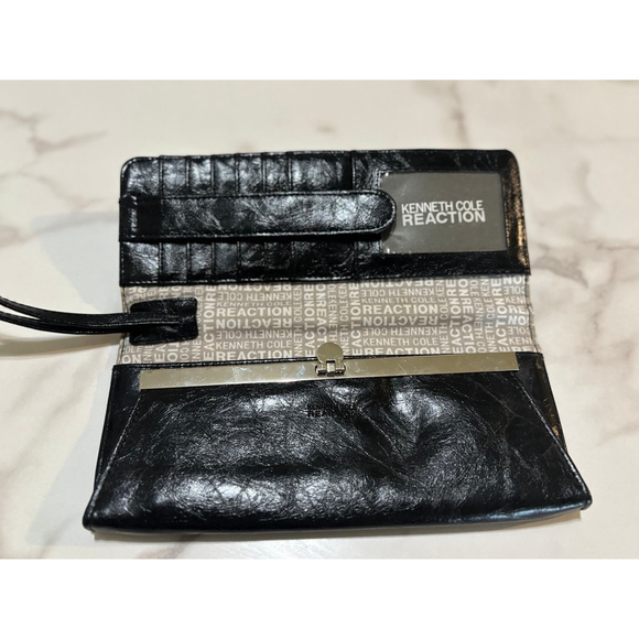 Kenneth Cole Wallet - Picture 2 of 3